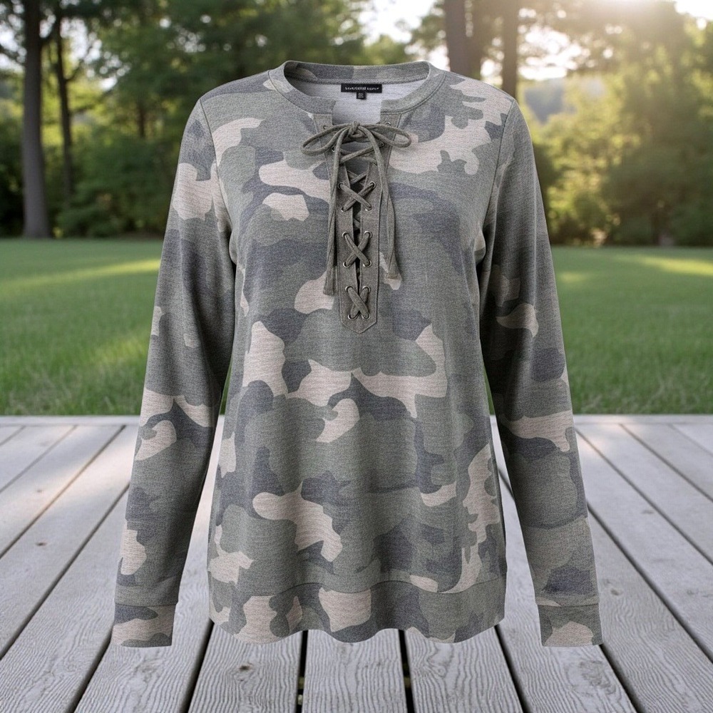 SIGNATURE STUDIO Camouflage Lace Up Sweatshirt Long‎ Sleeve Women Size Medium